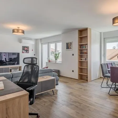 Apartman Bells & Whistles *