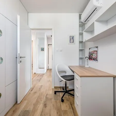 Bells & Whistles * Σπλιτ